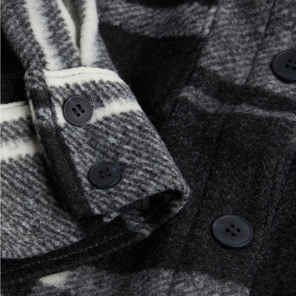 H&M plaid shacket 🖤 - Picture 5 of 5